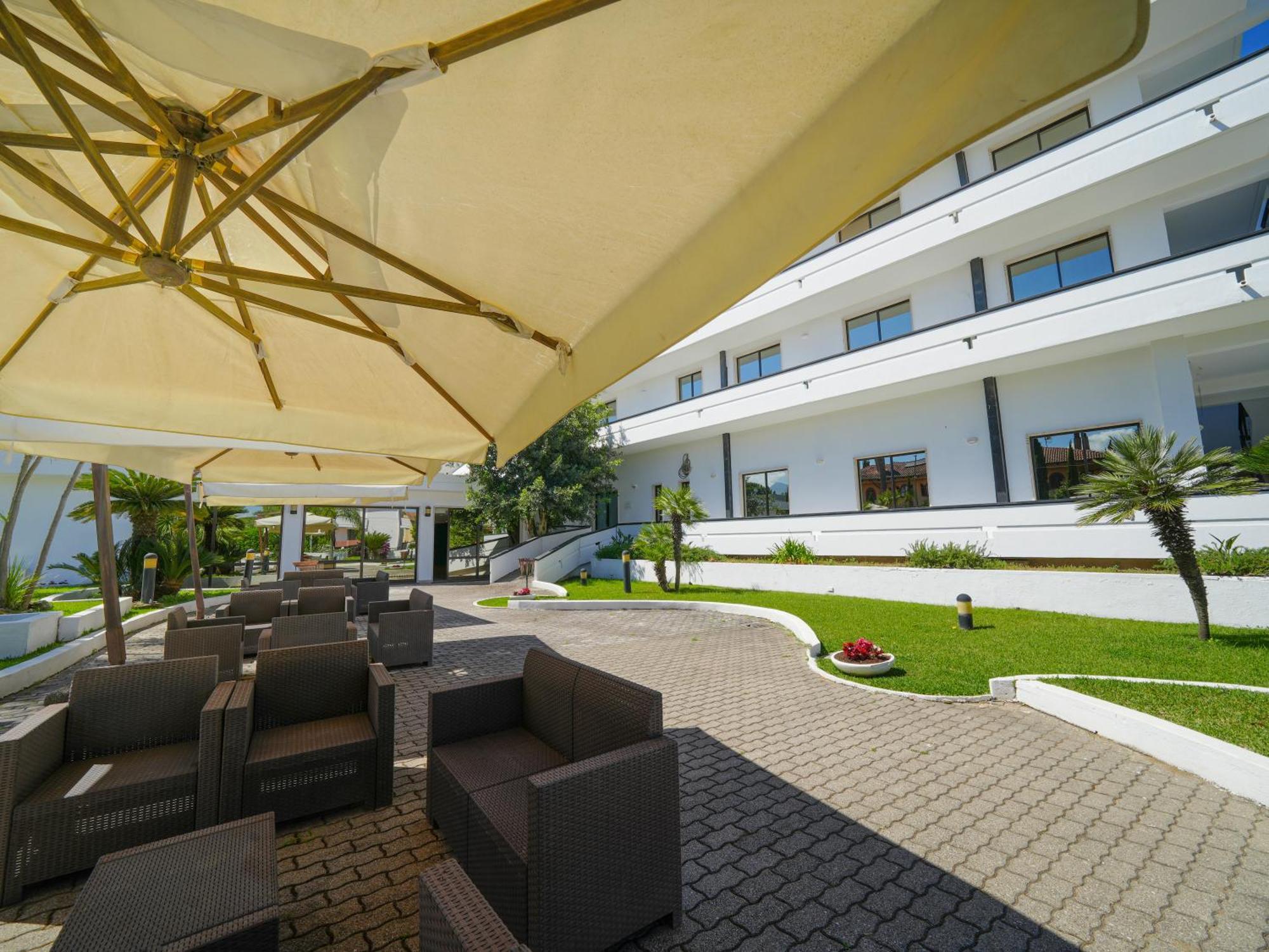 Hotel Club Clorinda Nuova Gestione 2024 Paestum Ngoại thất bức ảnh